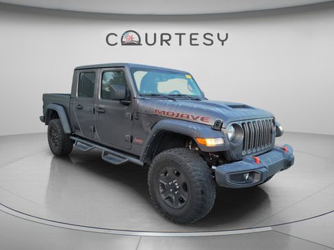 Used 2022 Jeep Gladiator Mojave AWD/4WD image 4