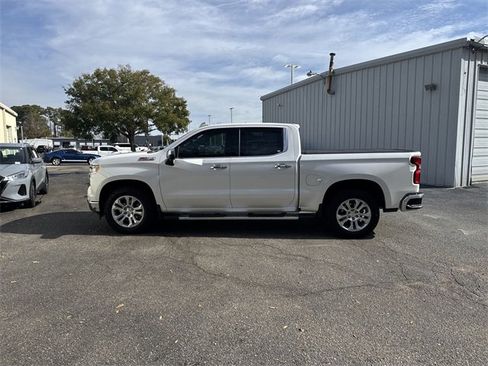 Used 2024 Chevrolet Silverado 1500 LTZ w/ LTZ Premium Package image 8
