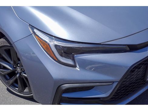 Used 2025 Toyota Corolla SE FWD image 2