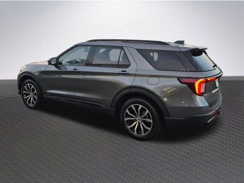 New 2026 Ford Explorer ST-Line w/ Premium Package image 5