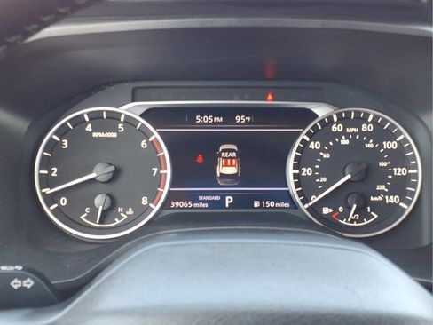 Used 2025 Nissan Rogue SV FWD image 30