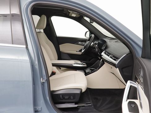 Certified 2025 BMW X1 xDrive28i w/ Technology Package image 17