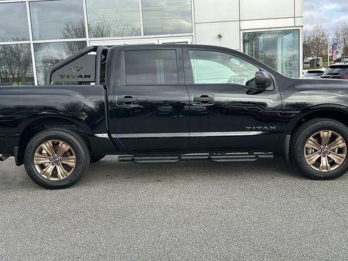 Certified 2024 Nissan Titan SV w/ SV Bronze Edition Package image 28