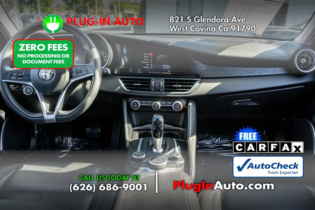 Used 2019 Alfa Romeo Giulia w/ Quick Order Package 22K Sport RWD image 17