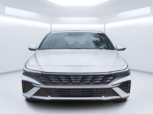 New 2025 Hyundai Elantra Limited image 7