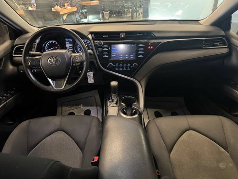 Used 2019 Toyota Camry LE FWD image 9