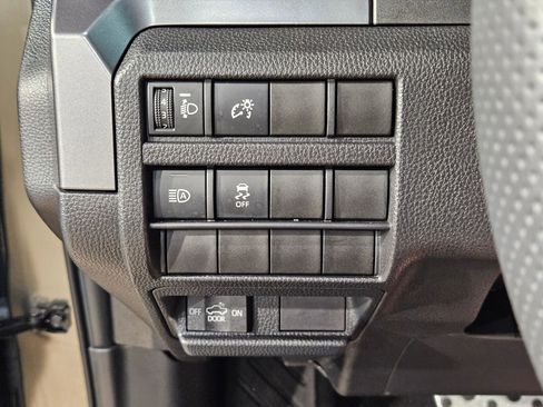 Used 2025 Toyota Tacoma TRD Sport AWD/4WD image 25