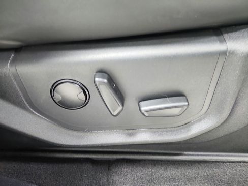 Used 2024 Ford Expedition XLT image 40