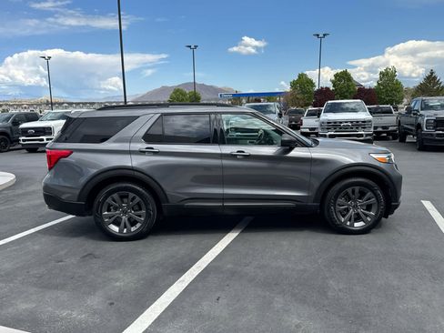 Used 2021 Ford Explorer XLT w/ Equipment Group 202A AWD/4WD image 5