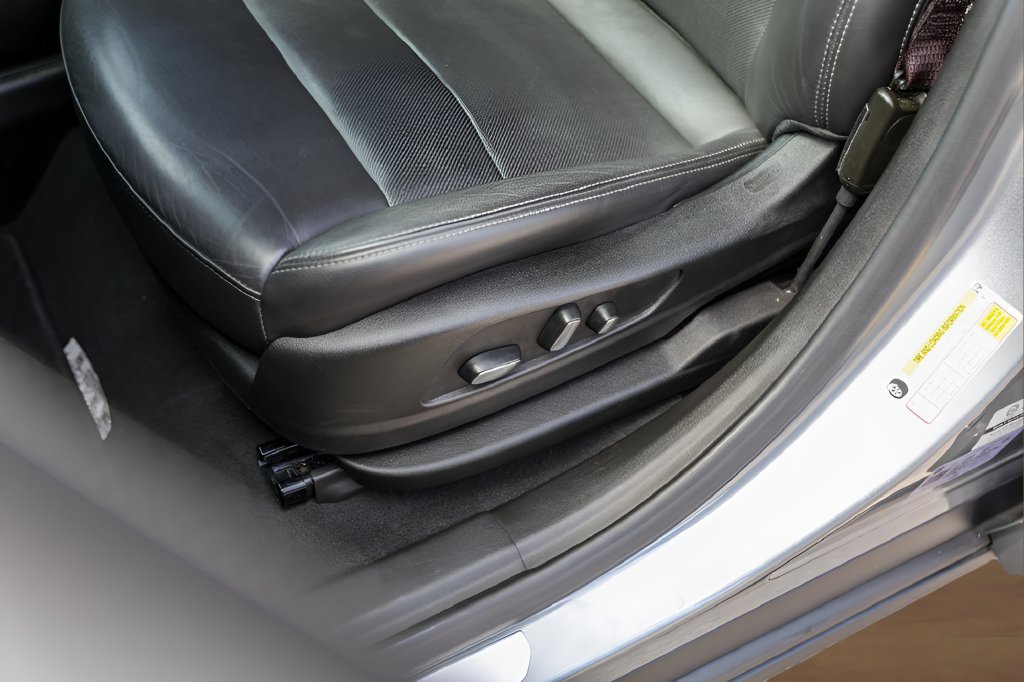 Certified 2025 Cadillac XT6 Premium Luxury FWD image 8