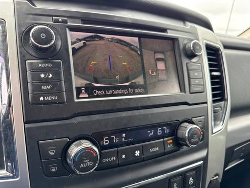 Used 2019 Nissan Titan PRO-4X w/ Pro-4x Convenience Package AWD/4WD image 18