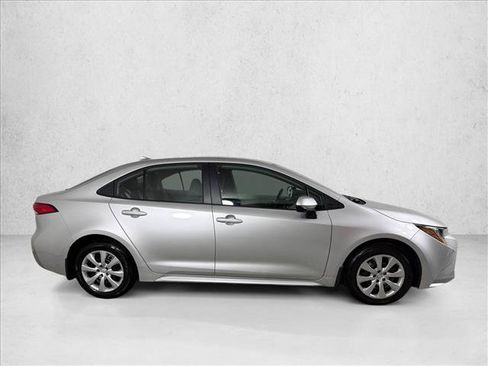 Used 2026 Toyota Corolla LE FWD image 2
