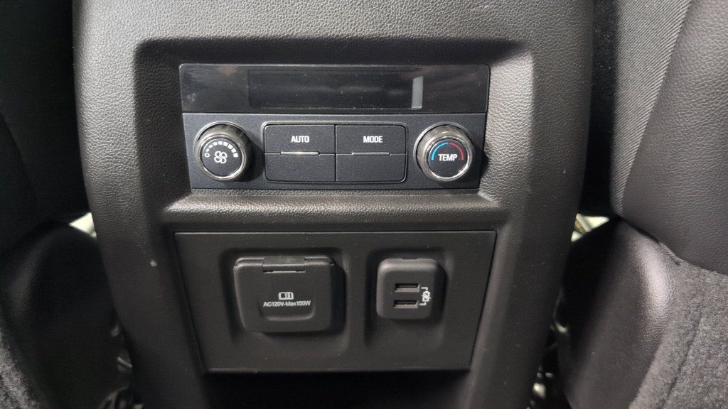 Used 2019 Chevrolet Traverse LT w/ LPO, Black Accent Package AWD/4WD image 21