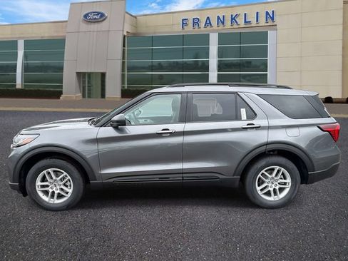 New 2026 Ford Explorer Active RWD image 4