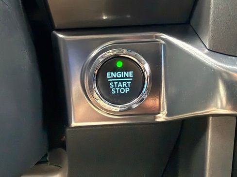 Used 2022 Ford F150 Lariat w/ Equipment Group 502A High image 35