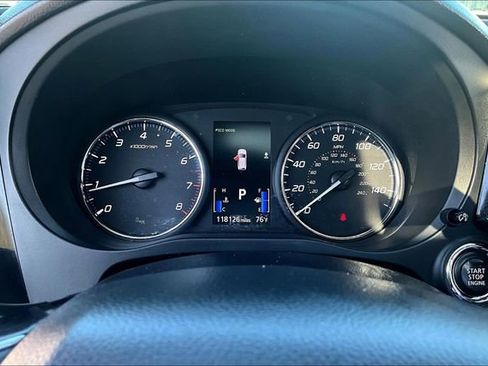 Used 2018 Mitsubishi Outlander FWD image 12