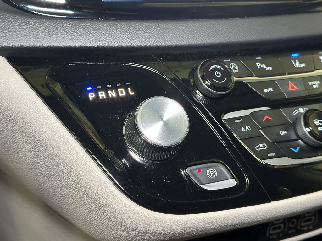 Used 2023 Chrysler Pacifica Touring-L FWD image 34