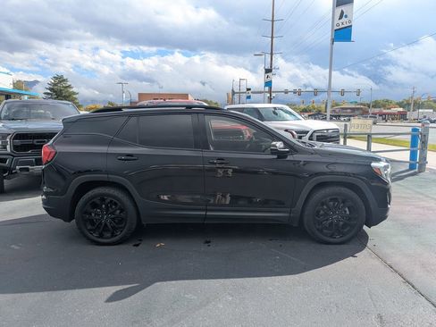 Used 2020 GMC Terrain SLT w/ Preferred Package image 2