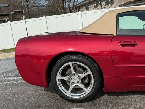 Used 2004 Chevrolet Corvette Convertible w/ Preferred Equipment Group image 30