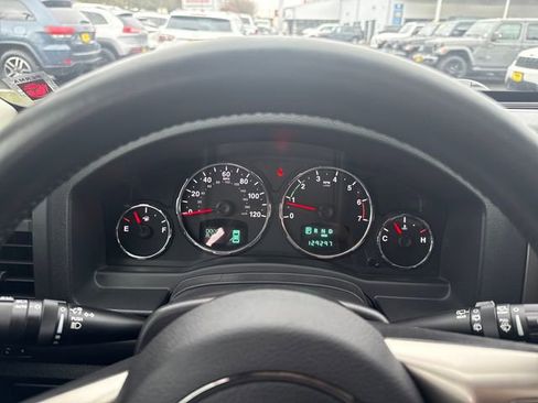 Used 2012 Jeep Liberty Limited Jet w/ Comfort/Convenience Group image 19