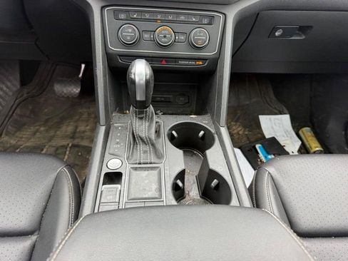 Used 2021 Volkswagen Atlas SE w/ Panoramic Sunroof Package FWD image 18