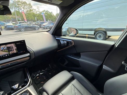 Used 2025 BMW X3 xDrive30i AWD/4WD image 19