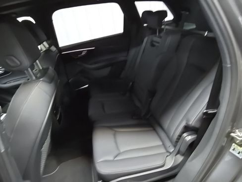 Used 2025 Audi Q7 3.0T Premium Plus w/ Premium Plus Package AWD/4WD image 33