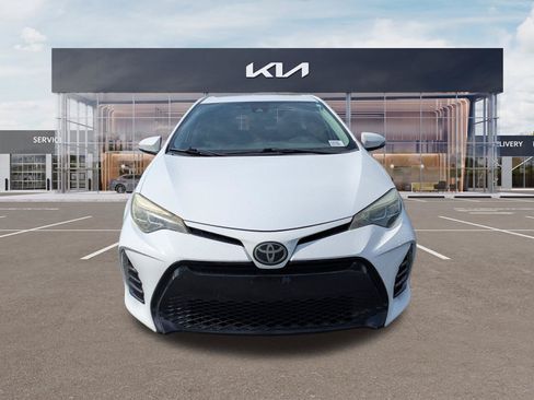 Used 2018 Toyota Corolla SE w/ SE Premium Package FWD image 7