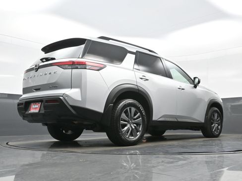 Used 2023 Nissan Pathfinder SV AWD/4WD image 34
