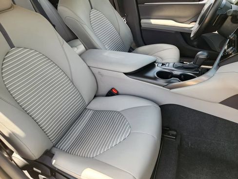 Used 2024 Toyota Camry SE FWD image 10