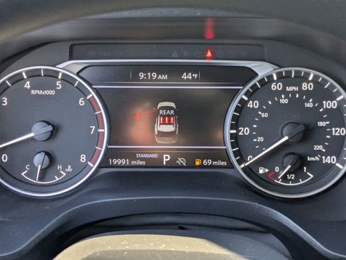 Used 2025 Nissan Rogue S image 21