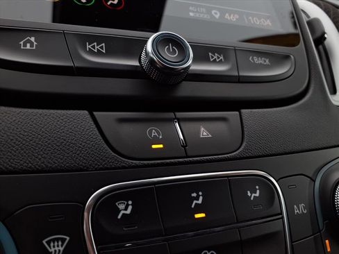 Used 2024 Chevrolet Malibu LT image 30