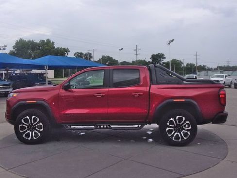 Certified 2025 GMC Canyon AT4 w/ Nightfall Edition AWD/4WD image 19