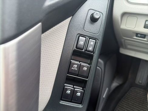 Used 2015 Subaru Forester 2.5i Touring w/ Eyesight & Navigation System AWD/4WD image 16
