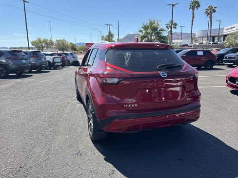 Used 2021 Nissan Kicks SV FWD image 11