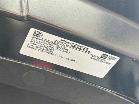 Used 2025 Chevrolet Traverse LT image 29