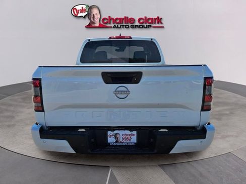 Certified 2025 Nissan Frontier SV RWD image 5