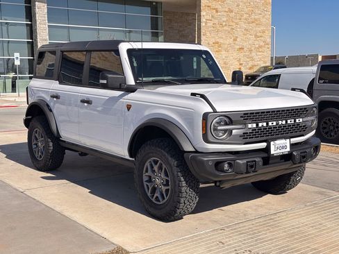 New 2025 Ford Bronco Badlands image 59