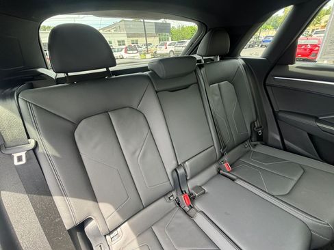 Used 2024 Audi Q3 2.0T Premium Plus w/ Premium Plus Package AWD/4WD image 18