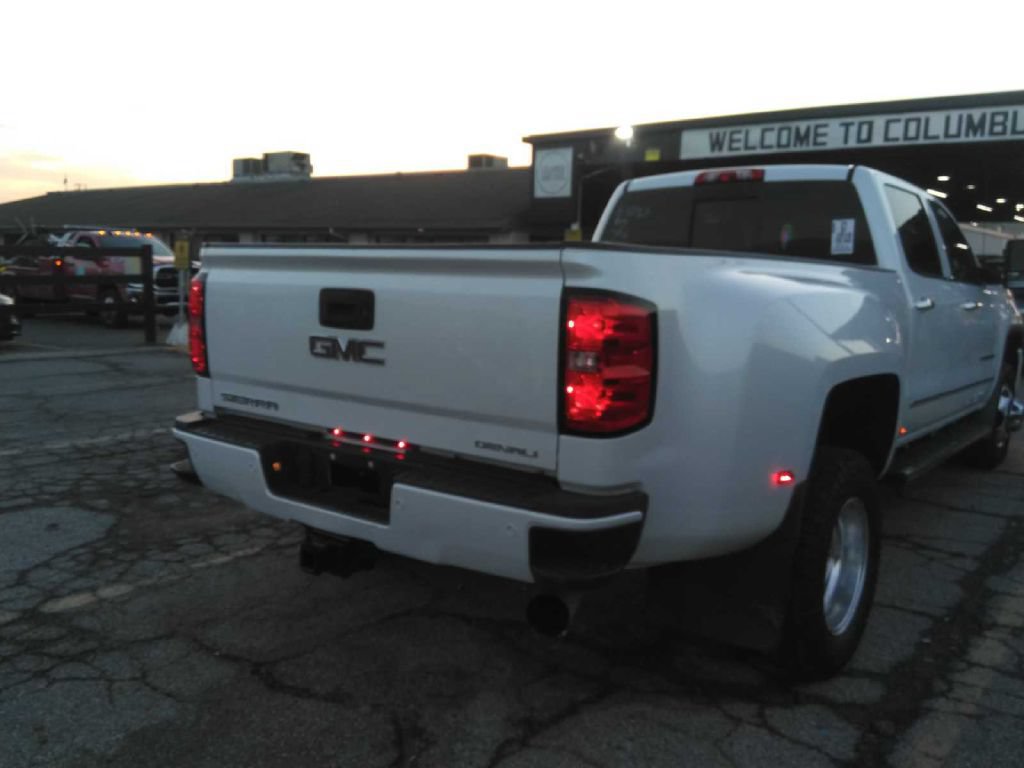 Used 2018 GMC Sierra 3500 Denali AWD/4WD image 3