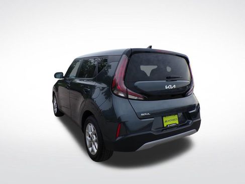 Used 2024 Kia Soul LX w/ Option Group 015 FWD image 3