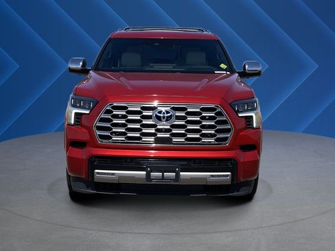 Used 2023 Toyota Sequoia Capstone AWD/4WD image 8