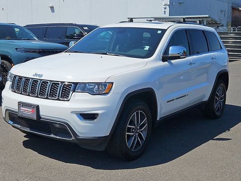 Certified 2022 Jeep Grand Cherokee Limited AWD/4WD image 3
