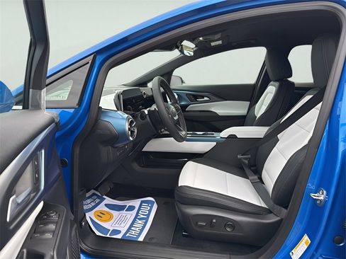 New 2026 Chevrolet Equinox EV LT image 18