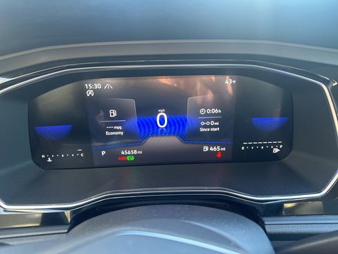 Used 2024 Volkswagen Jetta SE image 31