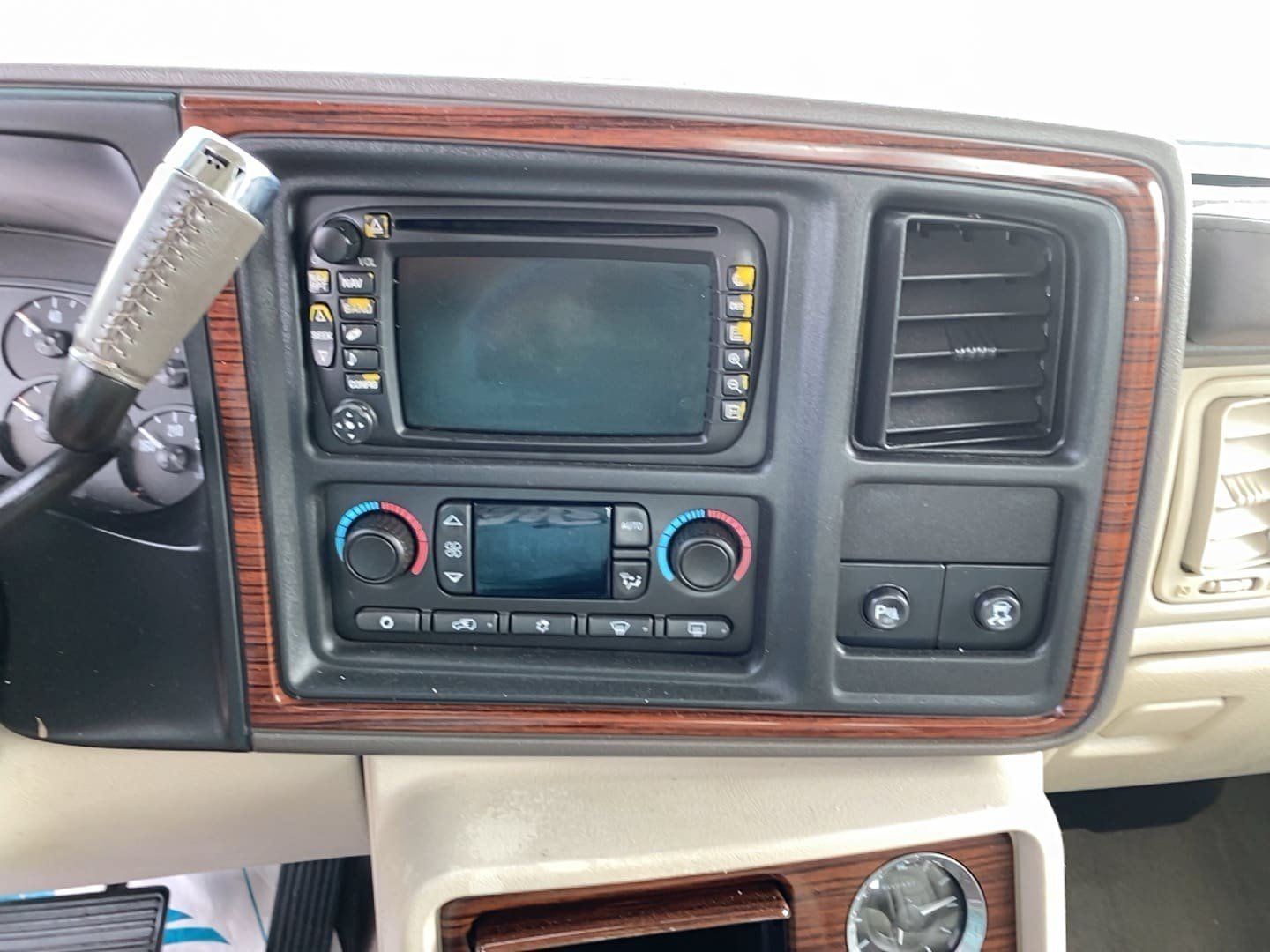 Used 2004 Cadillac Escalade EXT AWD/4WD image 16
