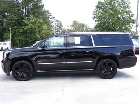 Used 2017 GMC Yukon XL Denali w/ Open Road Package AWD/4WD image 5