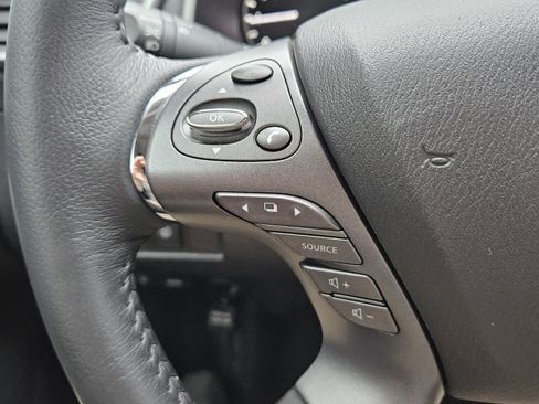 Used 2024 Nissan Murano SV image 11