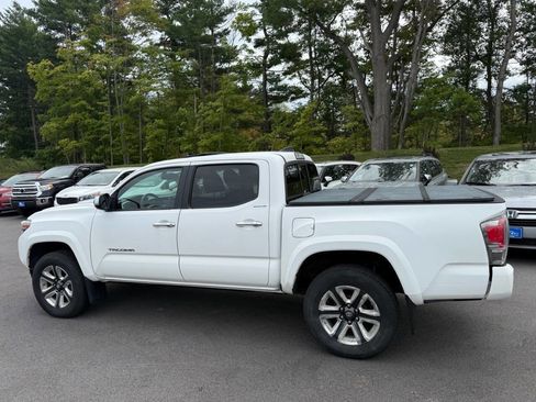 Used 2016 Toyota Tacoma Limited image 8