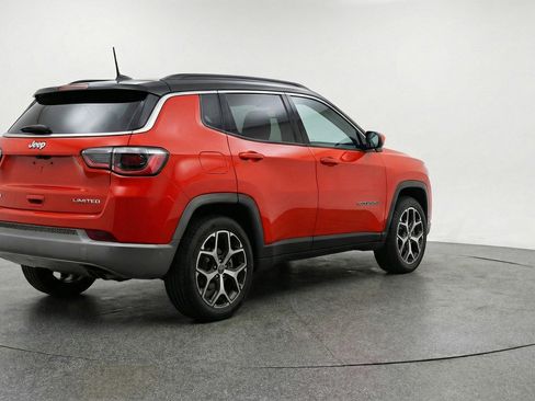 Used 2025 Jeep Compass Limited AWD/4WD image 9